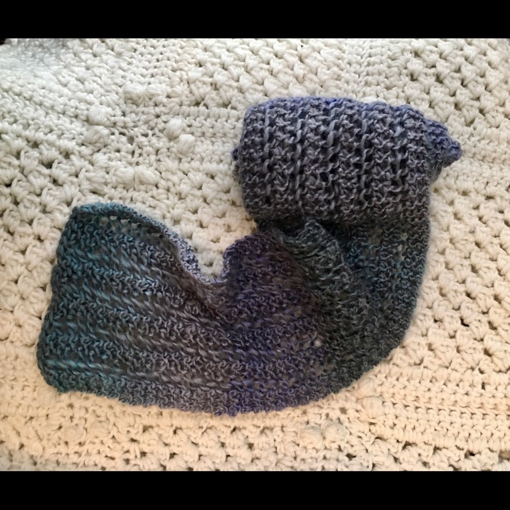 Hand knit lace wool scarf Blue Grey new